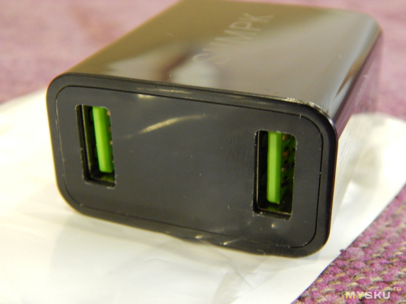 Зарядное устройство SUMPK A003 (HKL-USB39) 10 Вт на 2 USB 2.2а (макс) отображением выходного напряжения и тока