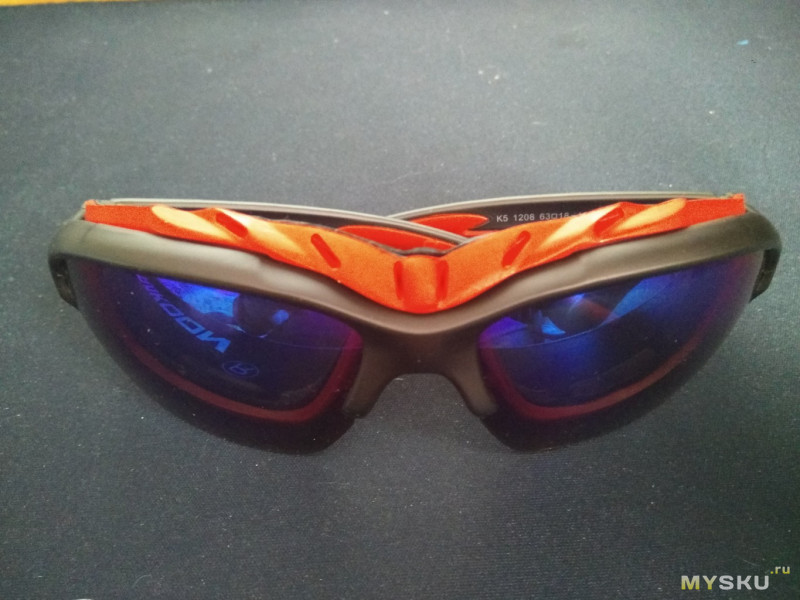 Велосипедные очки плотно прилегающие к лицу с защитой от ультрафиолета (UV400)