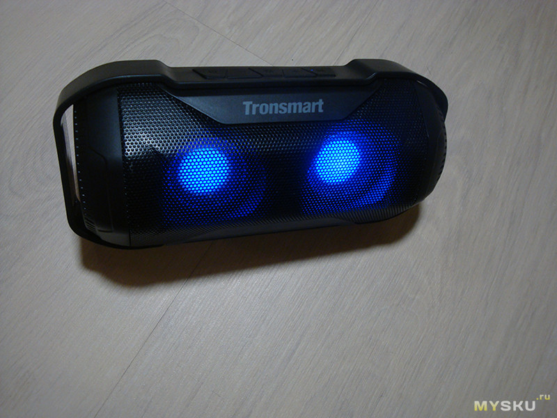 Bluetooth колонка Tronsmart Element Blaze - качественная колонка с поддержкой стерео и классным басом.