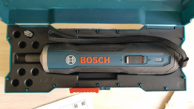 Аккумуляторная отвертка Bosch Go для мелкобытового ремонта. Компактная и достаточно мощная.