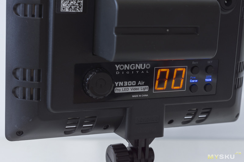 Накамерный светильник YONGNUO YN300 Air