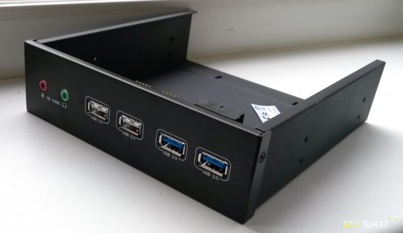 Unestech ST1160 - на редкость качественно исполненная панель с USB портами и аудио в 5" отсек, с местом под 2.5" HDD/SSD