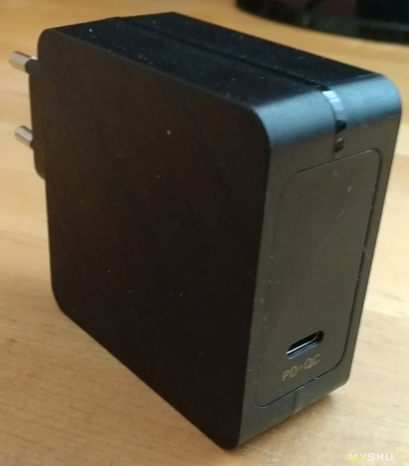 T202-45W: USB TypeC зарядное для ноутбуков и смартфонов - 45 Вт, Power Delivery 3.0, Quick Charge 3.0 + секрет :)