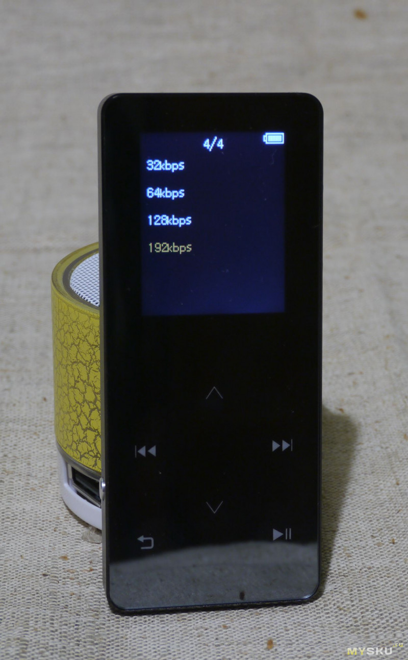 C20 - MP3-плеер c Bluetooth модулем, микрофоном и 8GB памяти.