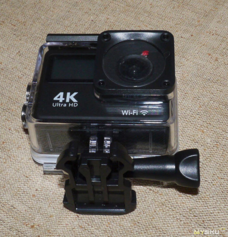 Action Camera с поддержкой wifi и набором креплений + пульт.