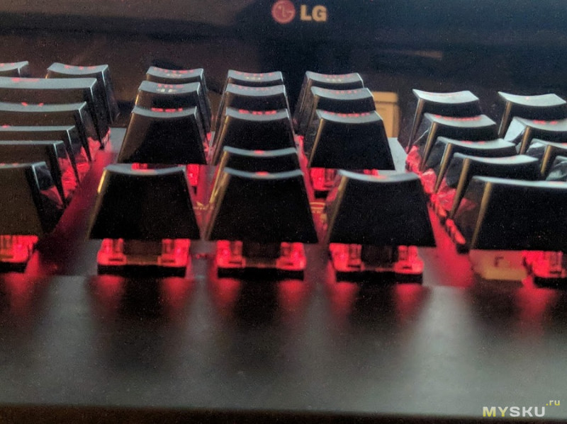Оптико-механическая клавиатура Fantech MK882