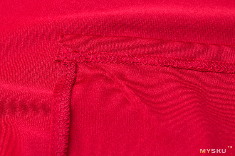 Красное платье с рукавами три четверти