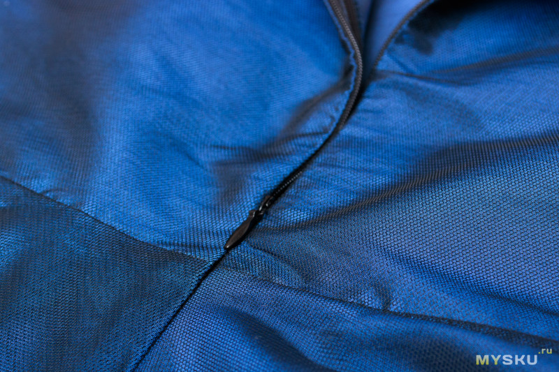 Вечернее платье синего цвета с отделкой из фатина (цена со скидкой $6.90)