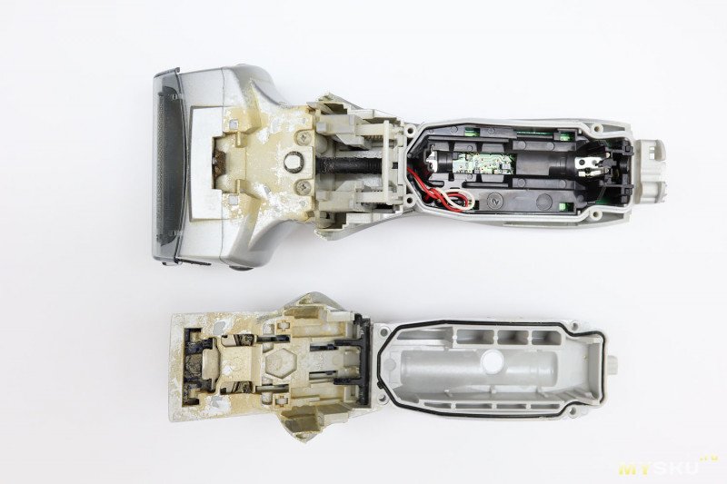 Замена аккумулятора и чистка солей жёсткости в моющейся бритве Panasonic. А также сравнительный тест Трилона Б и Лимонки.