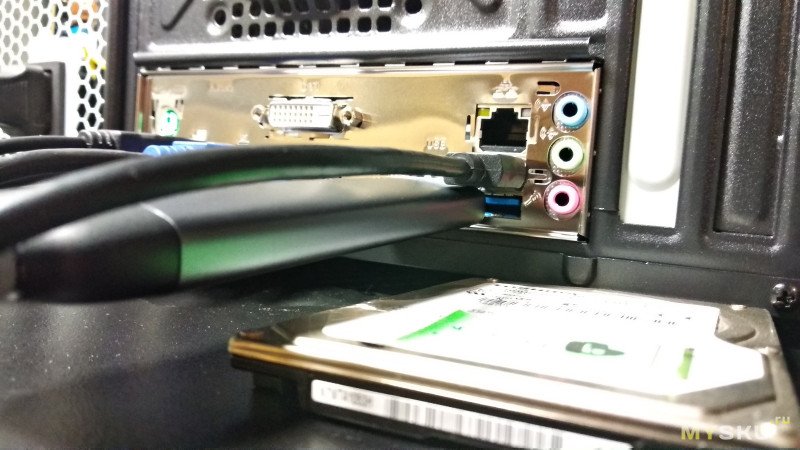 Внешний бокс Ugreen USB 3.1 Gen2 на контроллере ASMEDIA ASM235CM для NGFF M.2 SSD накопителя. И вам и нам.
