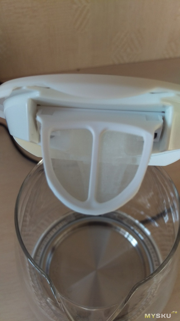 электрический чайник с прозрачным корпусом и подсветкой
