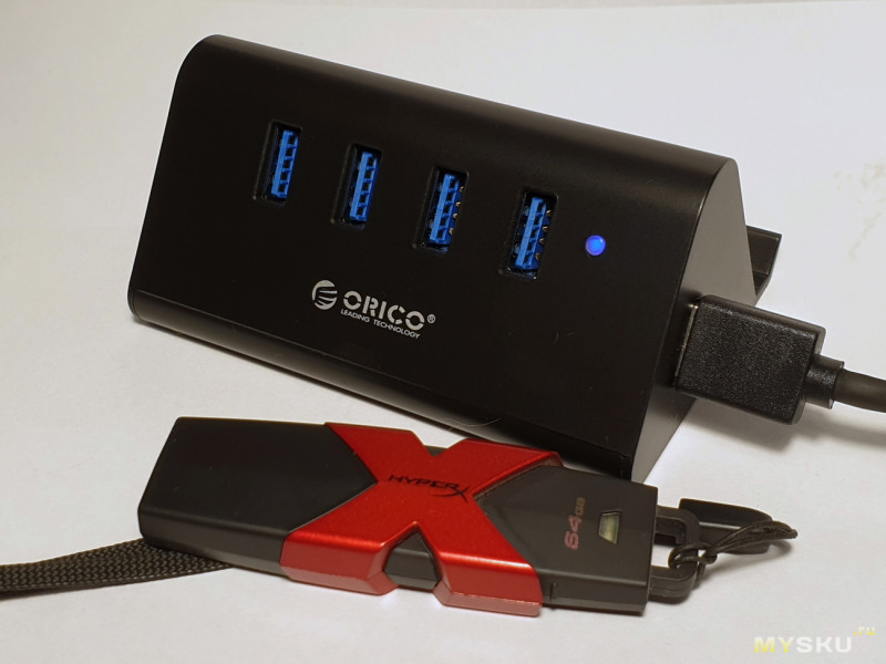 Высокоскоростной USB3.0 HUB на 4 порта от ORICO. 5 Gbps и подставка для телефона)