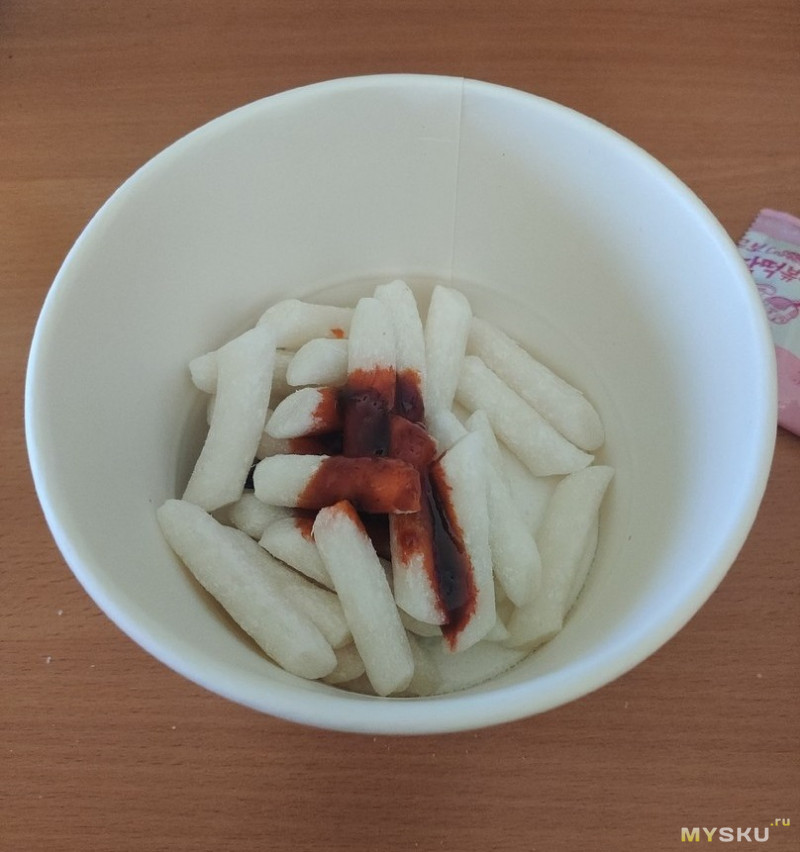 Острые рисовые клёцки токпокки Samyang со вкусом курицы в соусе карбонара