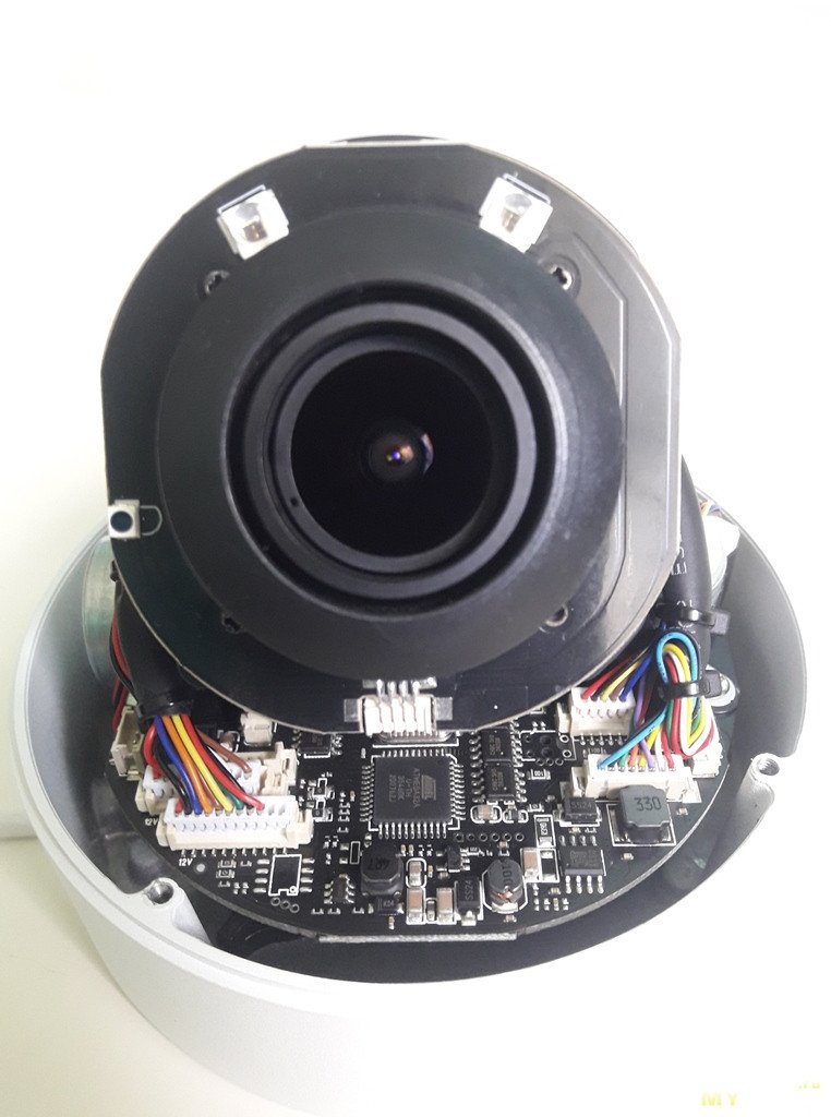 UniLook Купольная PTZ ip-камера, 5 МП, с 5-кратным зумом.